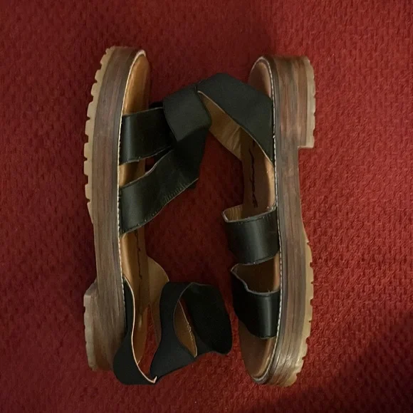 Free People Black Leather Sandals - Picture 6 of 6